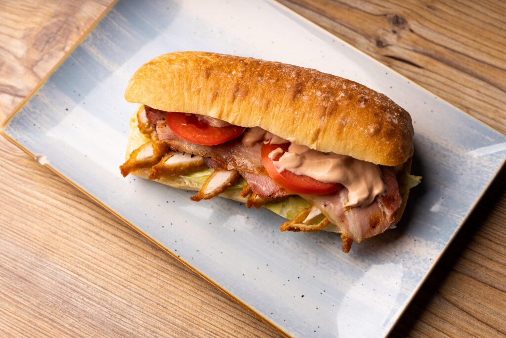 Sandwich cu crispy de pui (8)